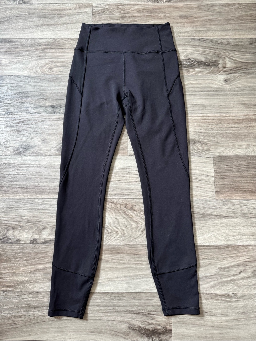 Lululemon in the Movement Tight 25" in Black Size 4